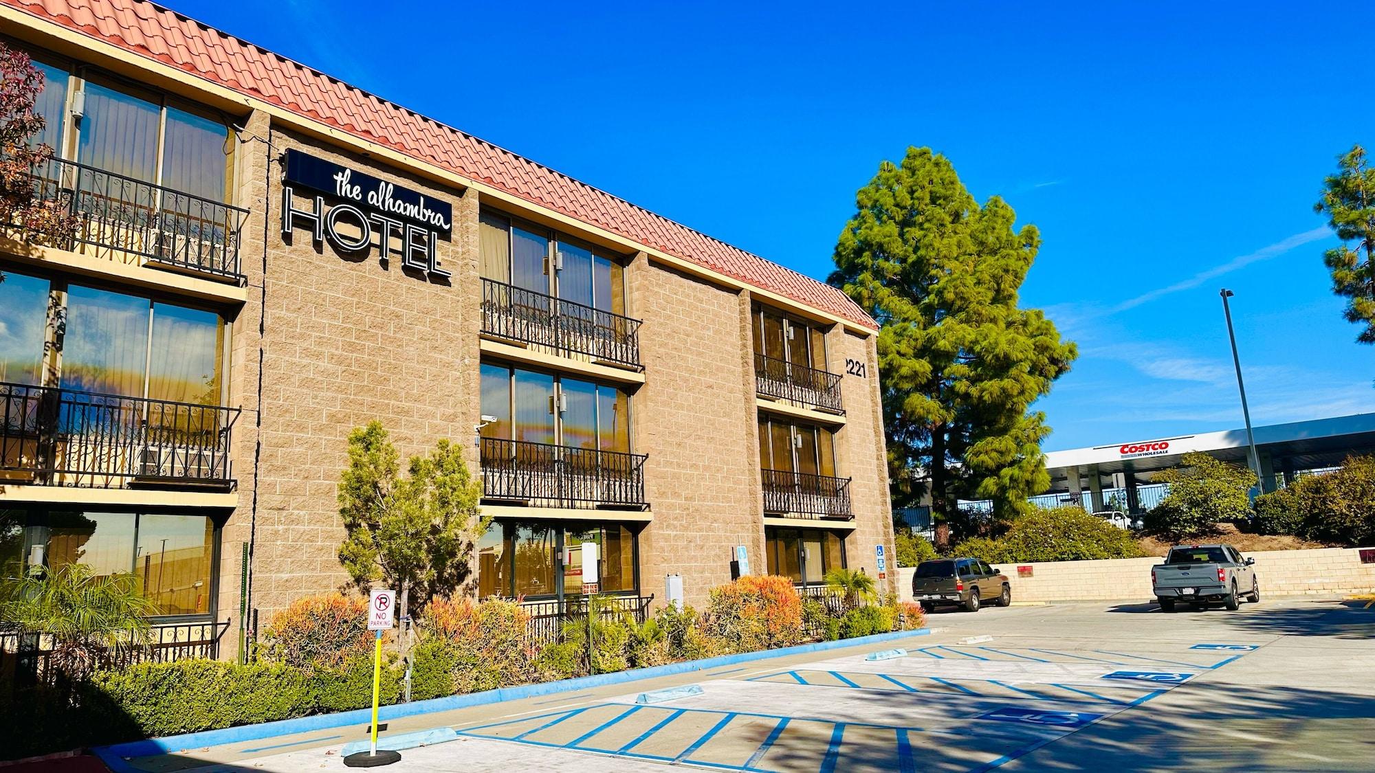 Vista Exterior The Alhambra Hotel