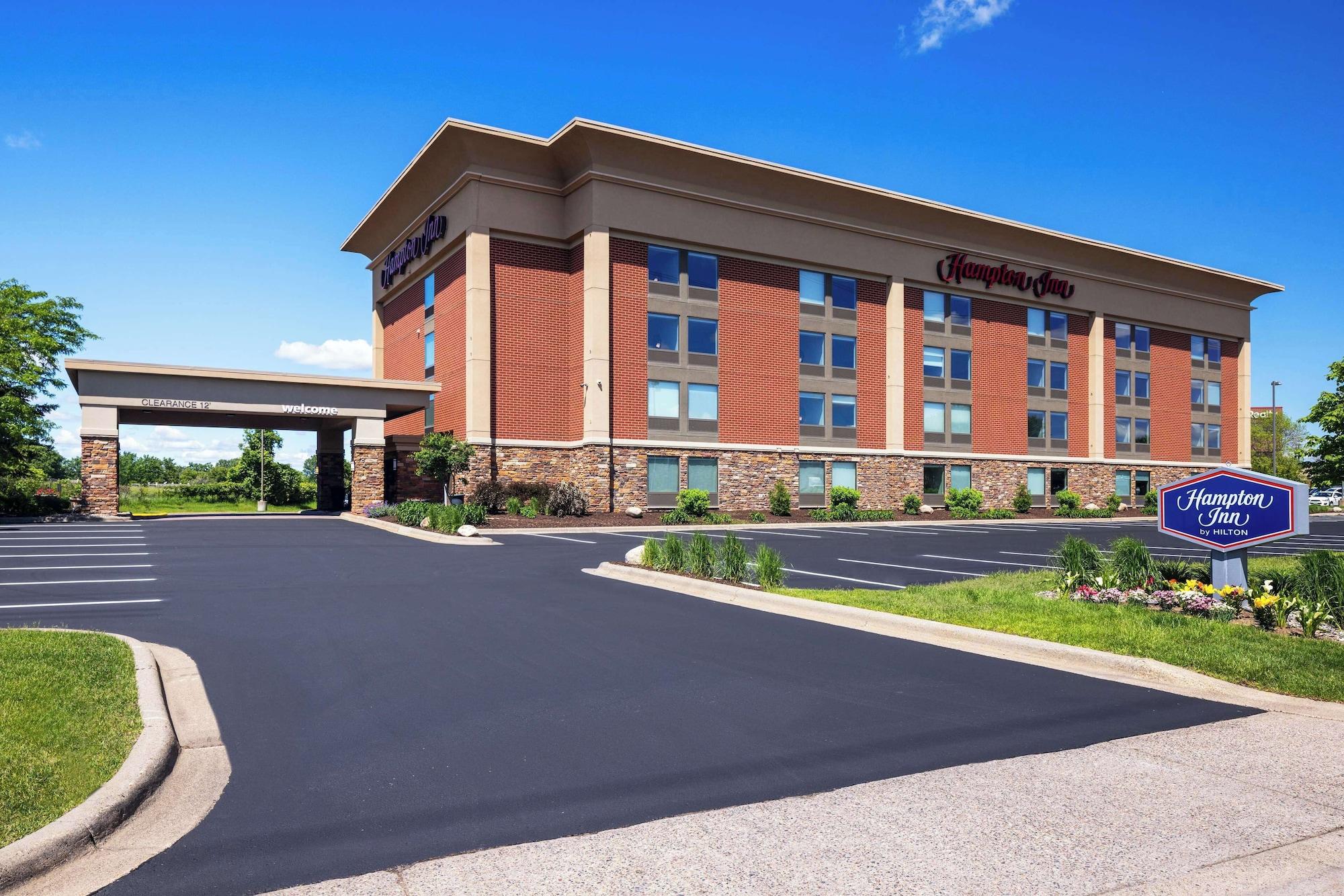 Vista Exterior Hampton Inn Minneapolis NW Maple Grove