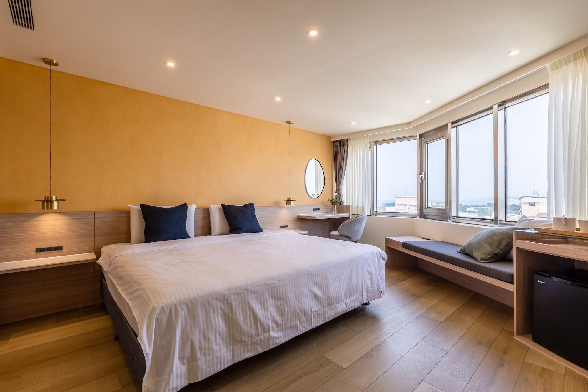 Varios Hotel Ever Spring