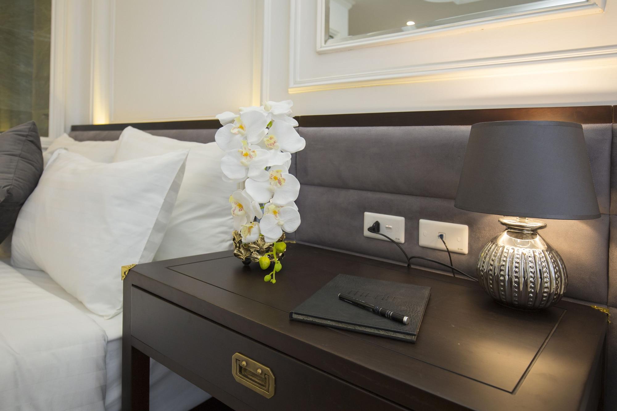 Set de Habitación Golden Rooster Hotel