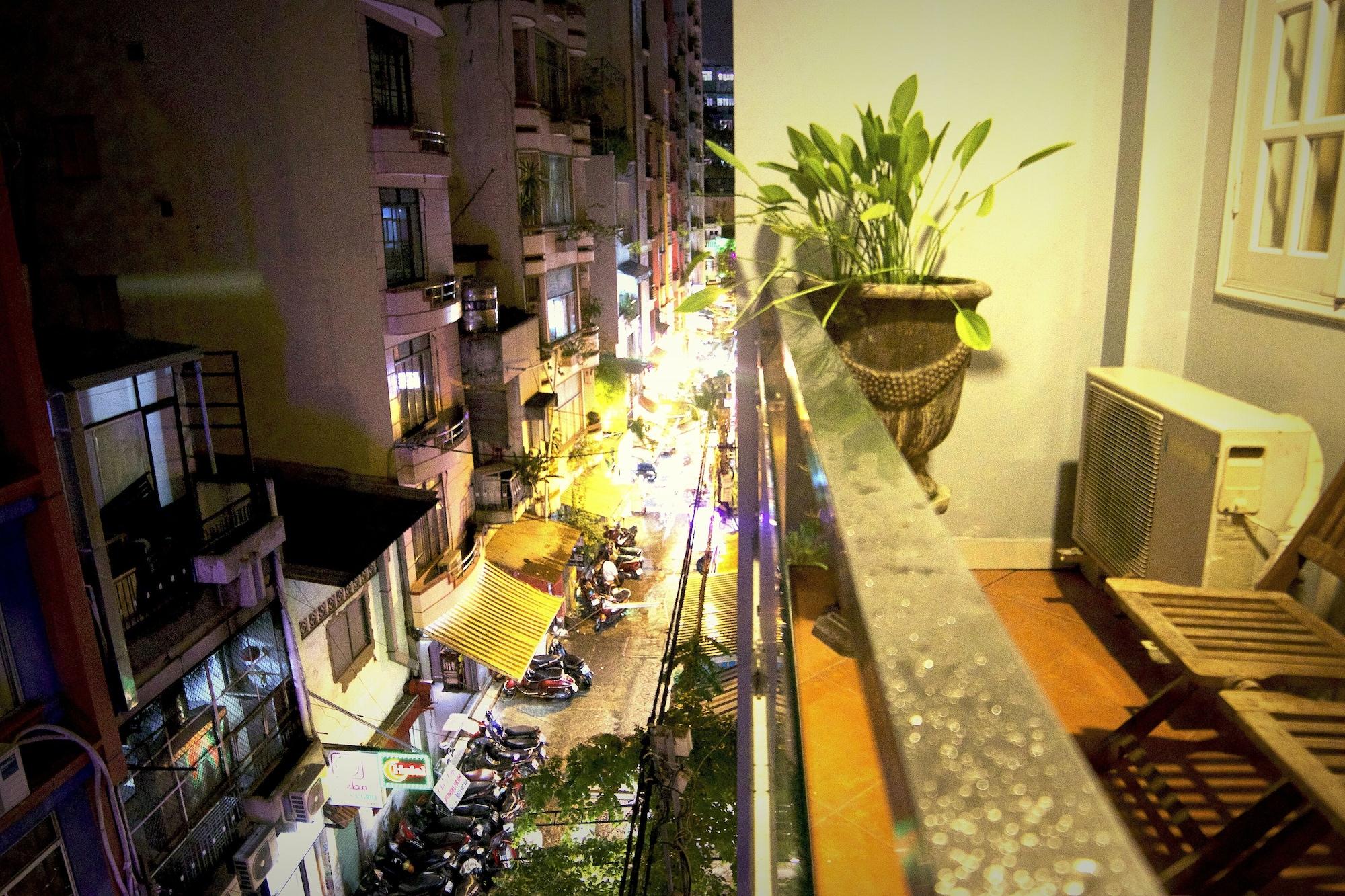 Varios Saigon Amigo Hotel