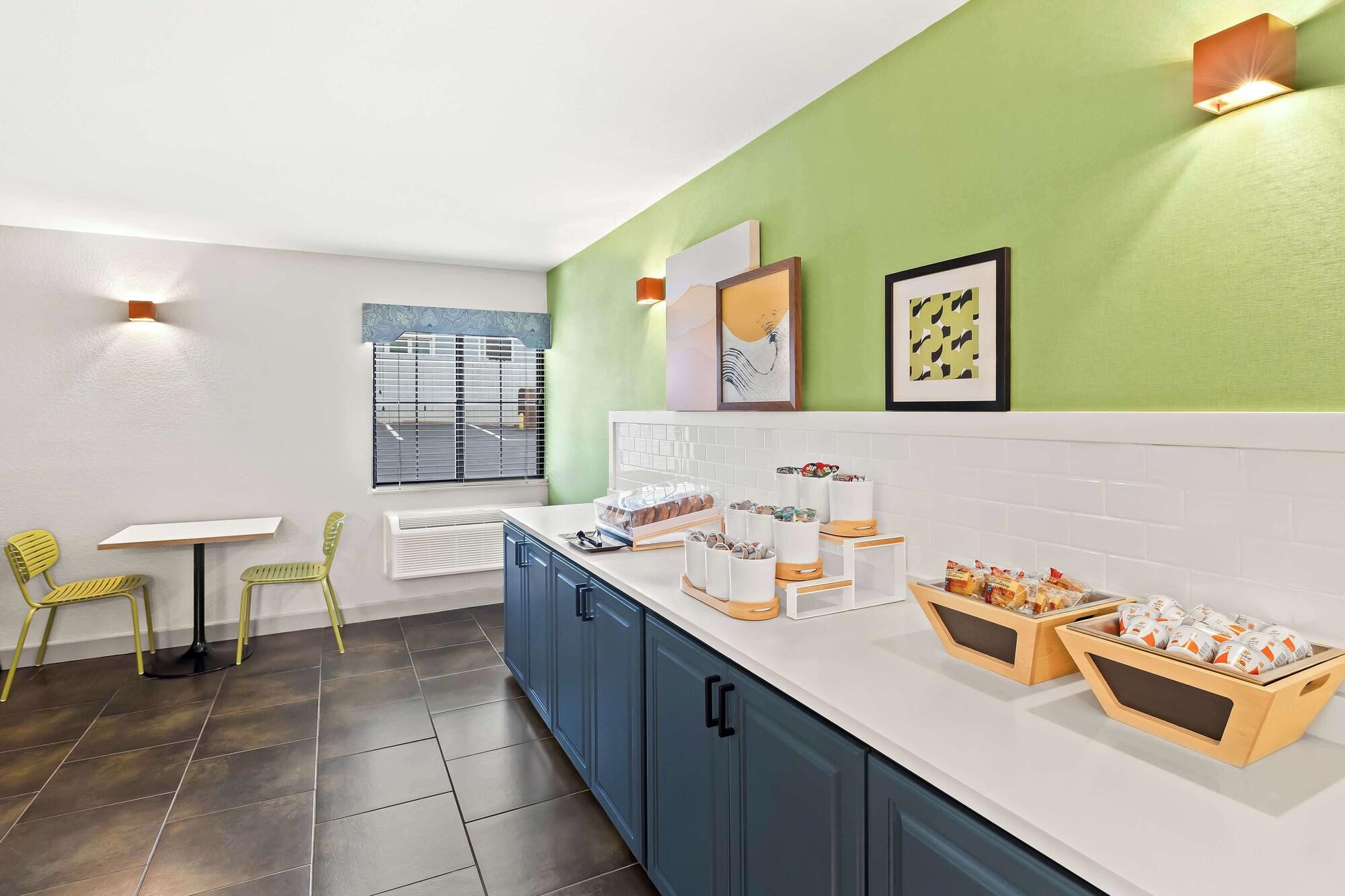 Restaurant Spark by Hilton Wichita East