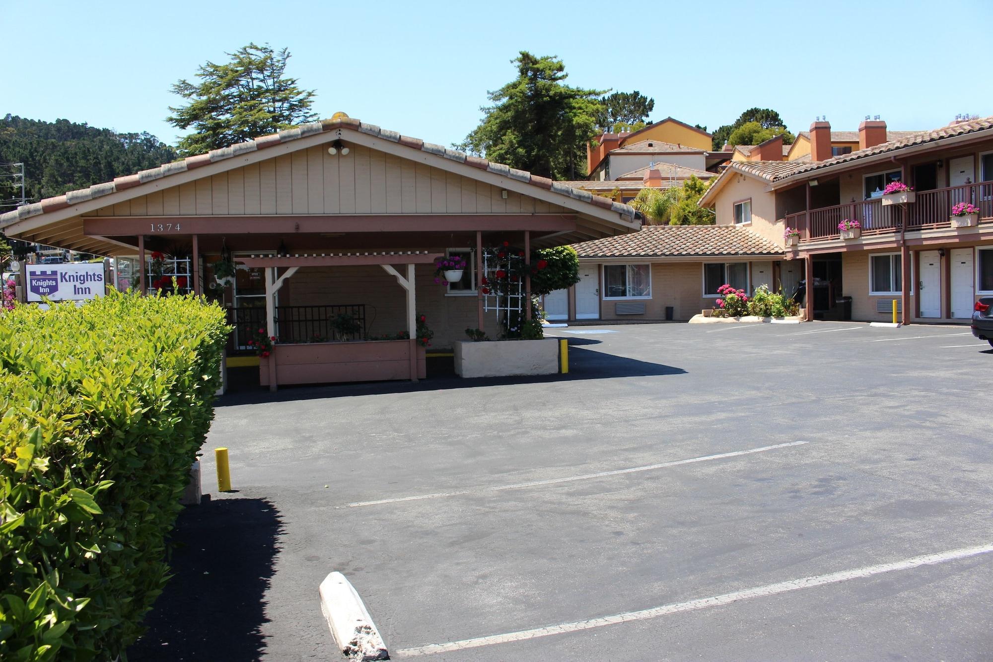 Vista Exterior Rodeway Inn near Downtown Monterey