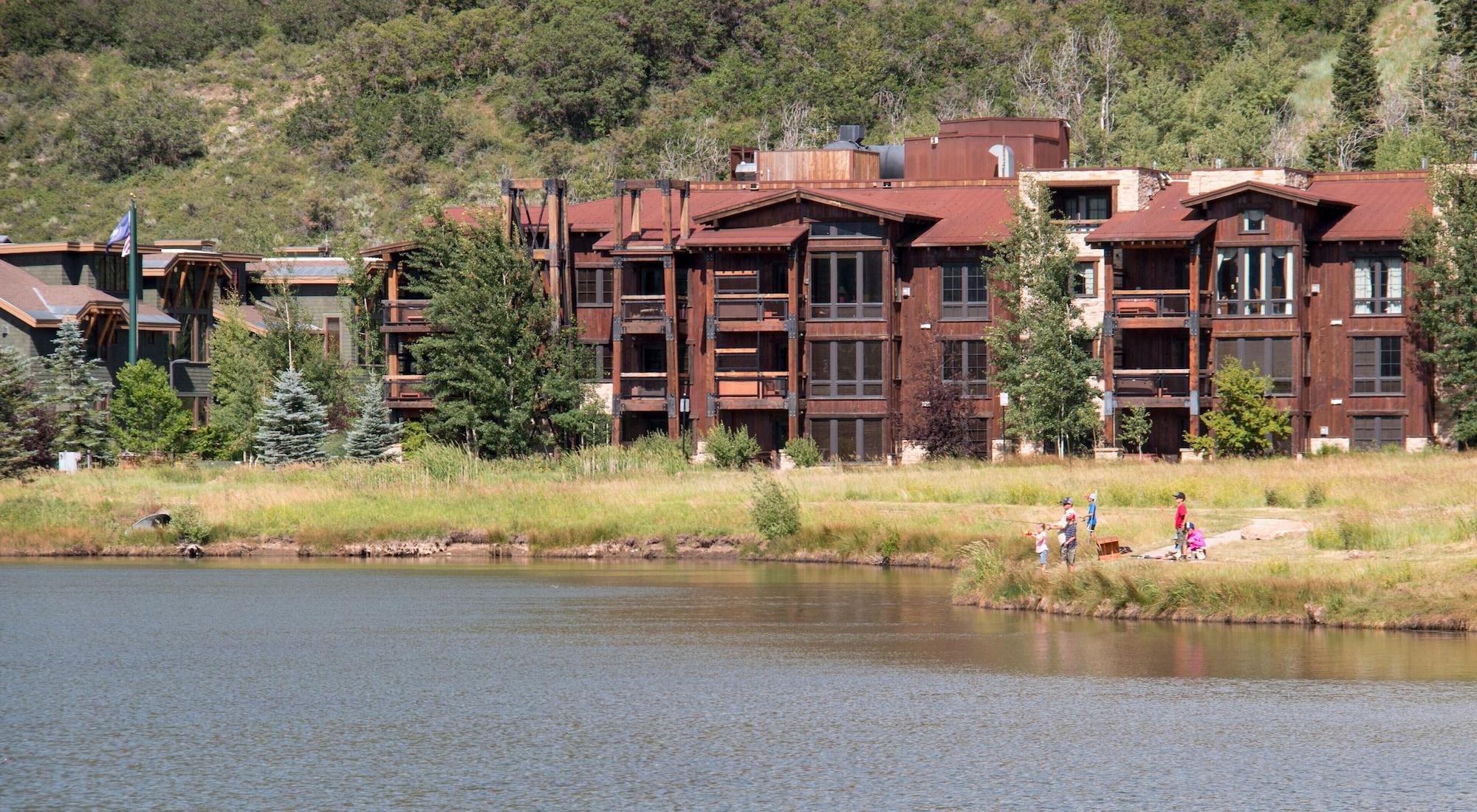 Vista Exterior Silver Baron Lodge at Deer Valley
