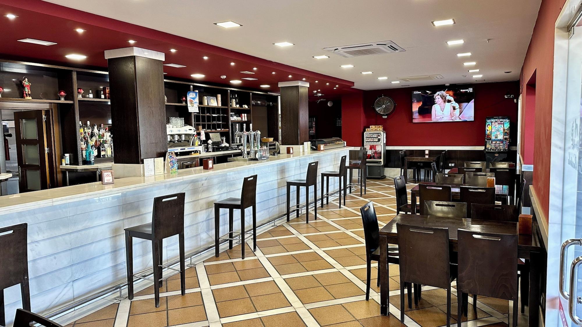 Bar/Salón Hostal La Bartola