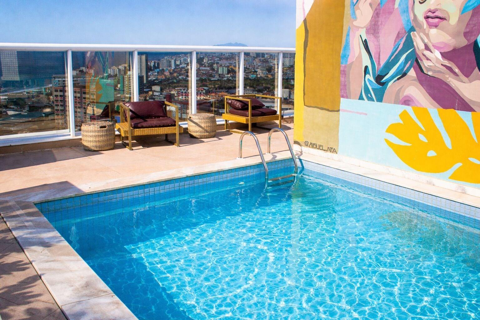 Vista Piscina Royal Urban Macaé Hotel