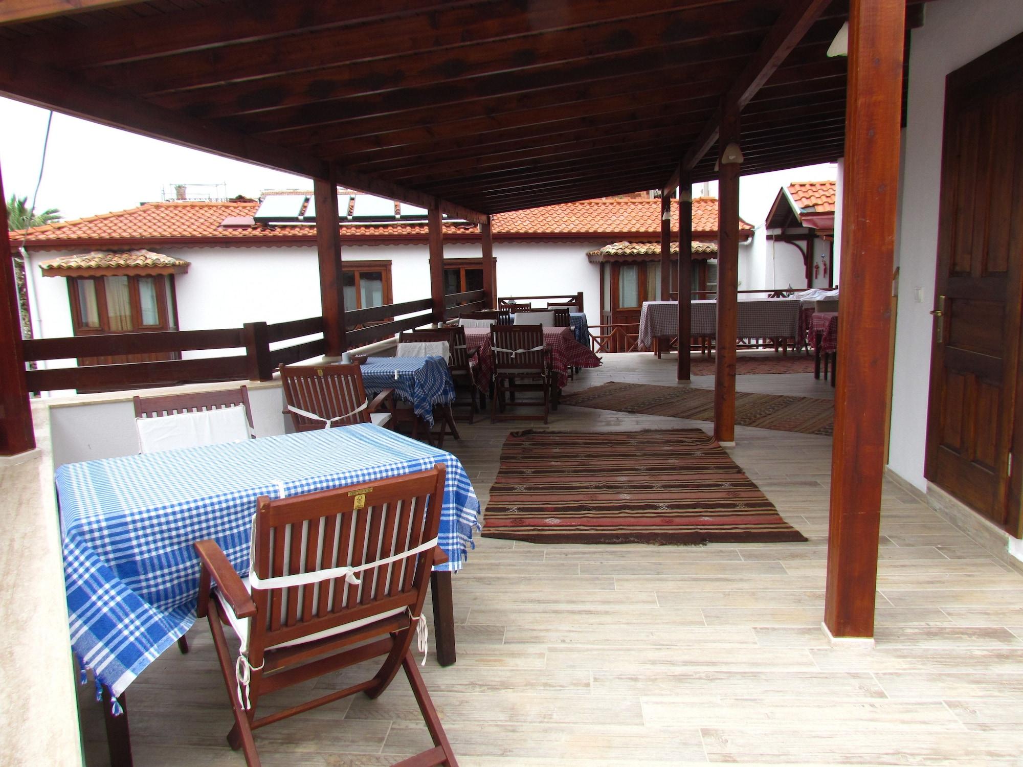Restaurant Amazon Petite Palace