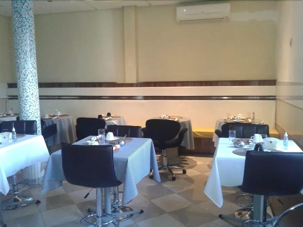 Restaurant Feira Plaza Hotel