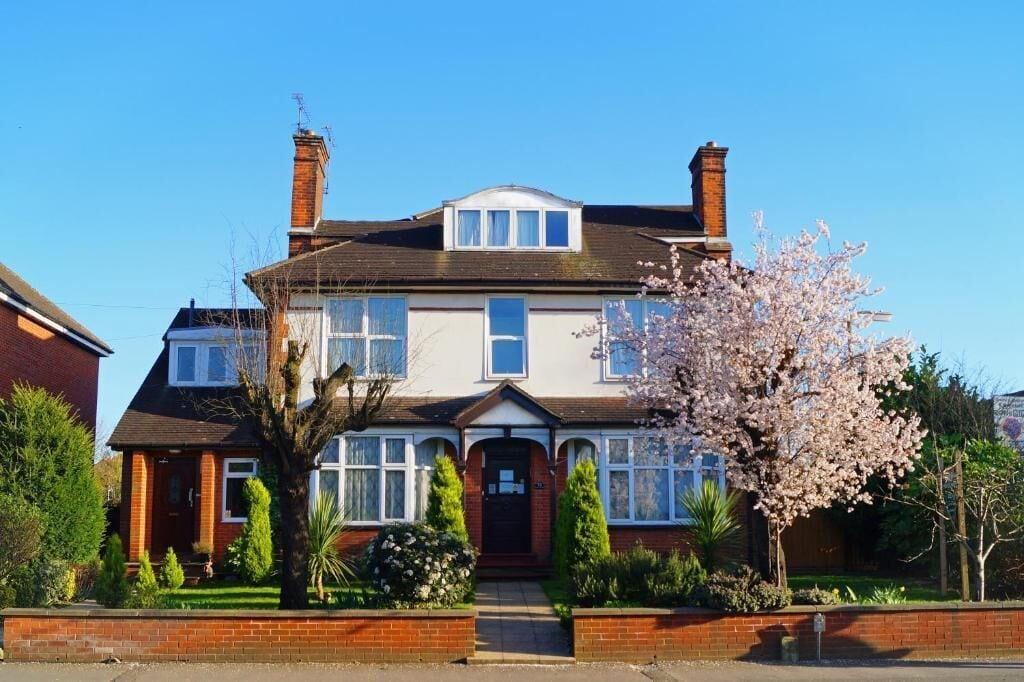 Varios Ricky Road Guest House - Premium