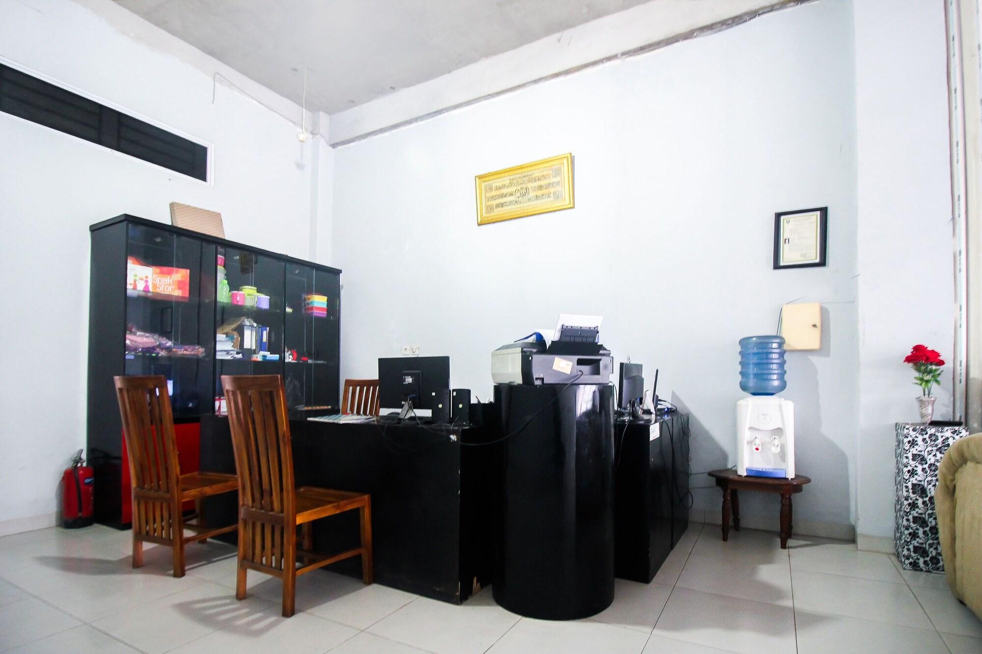 Vista Lobby OYO 2659 B'rasco Homestay Syariah