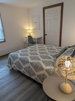 Alquiler Vacacional - NEW LISTING! Cozy, cool beach box. Quick walk to the beach!
