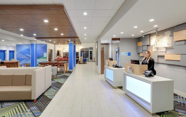 Holiday Inn Express & Suites Dallas NW HWY - Love Field by IHG