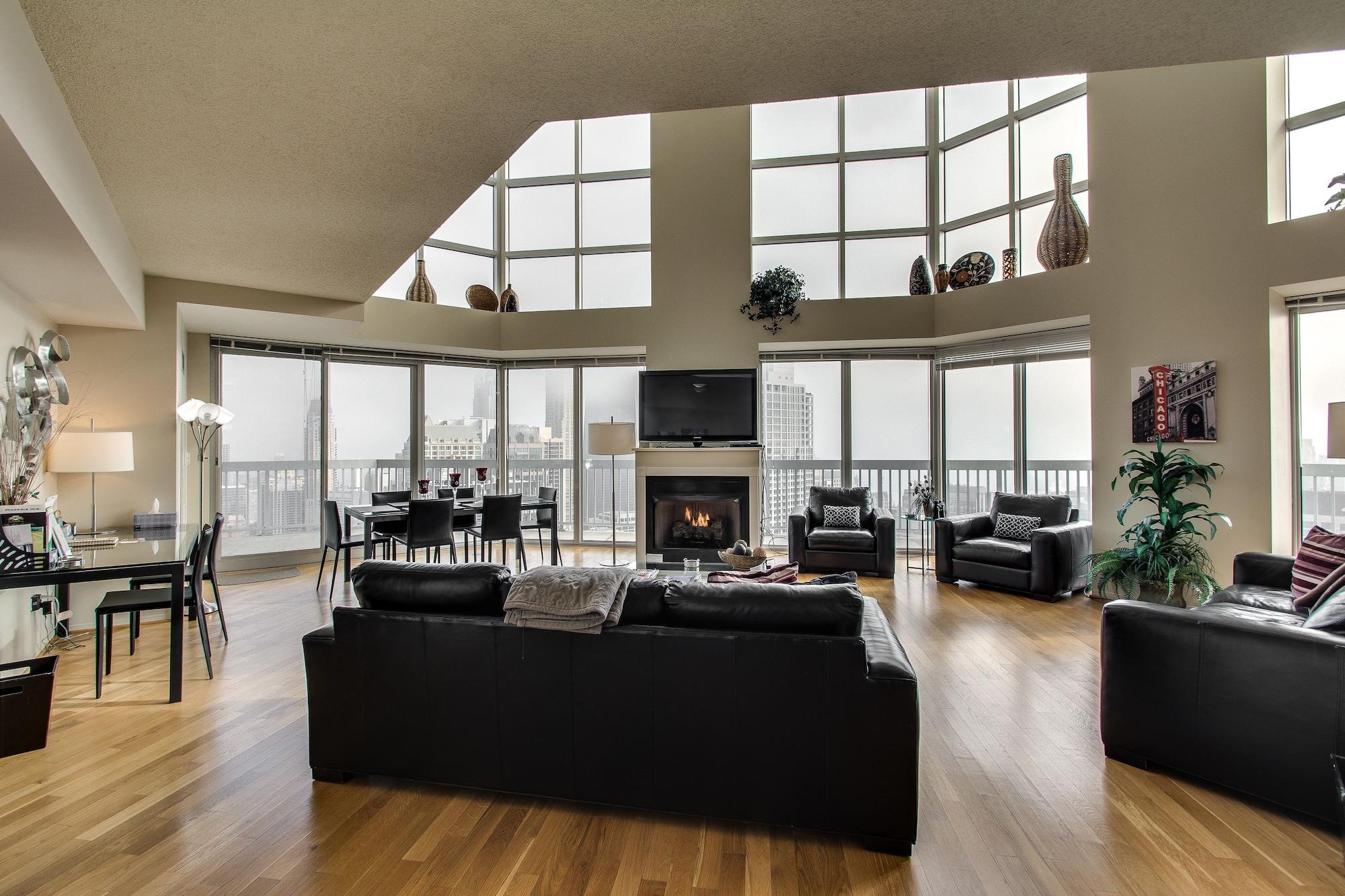 Varios The Penthouse at Grand Plaza