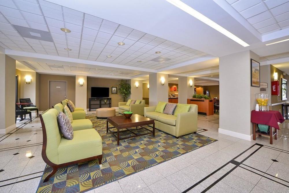 Vista do lobby Comfort Inn & Suites Southwest Fwy at Westpark