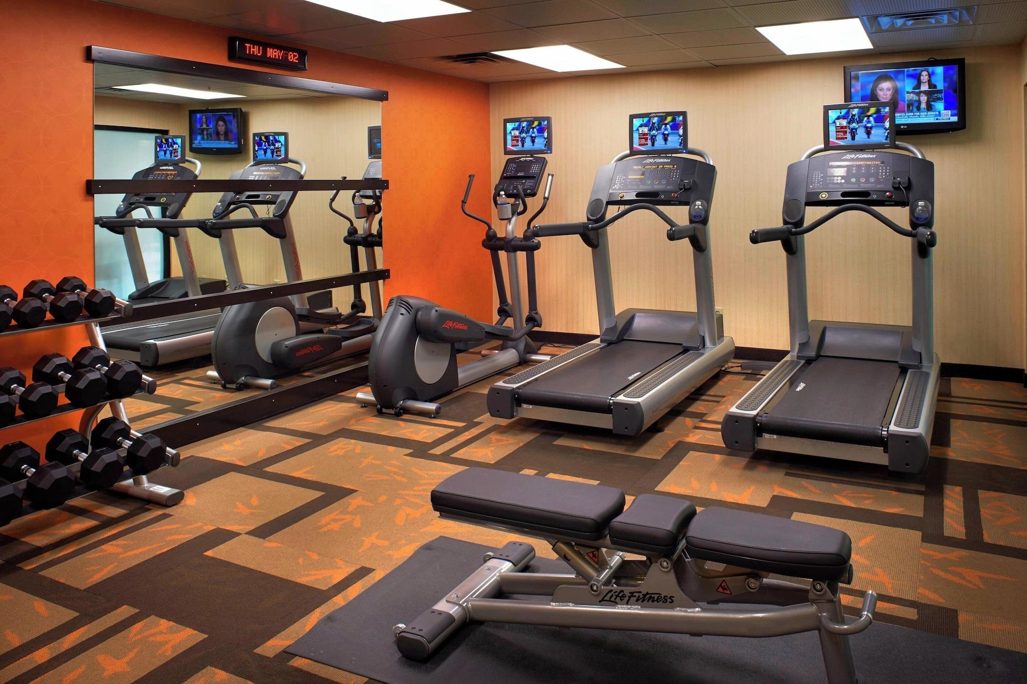 Gimnasio Courtyard by Marriott Detroit Utica
