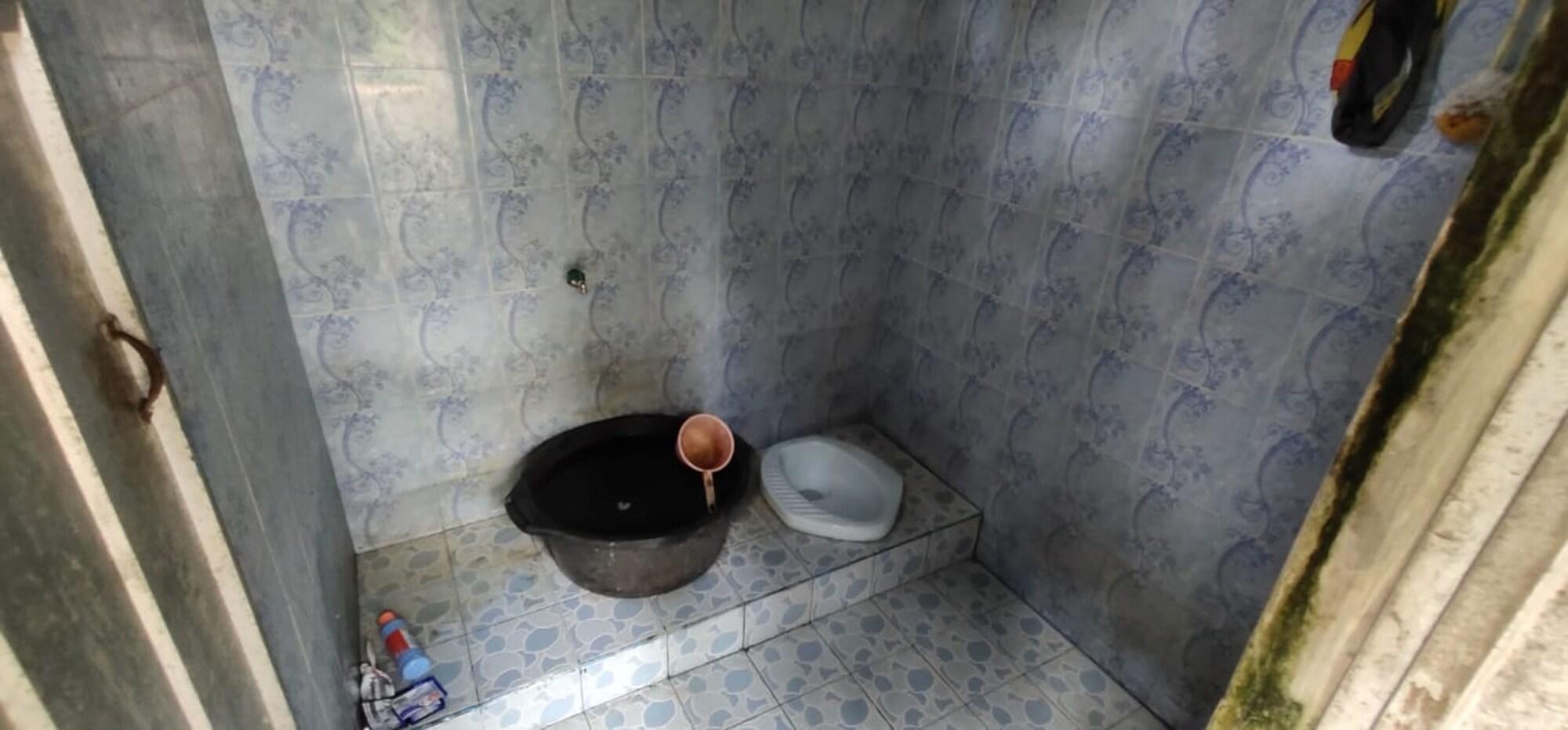 Equipamiento de Habitación Natural Stone Homestay Syariah - Hostel