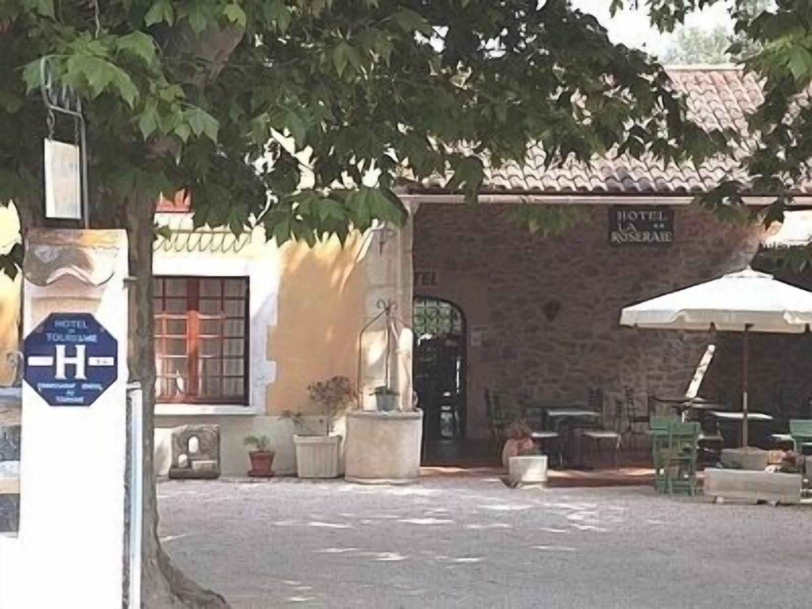 Varios Le Mas de la Roseraie