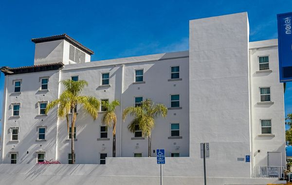 Motel 6 San Diego, CA - Downtown