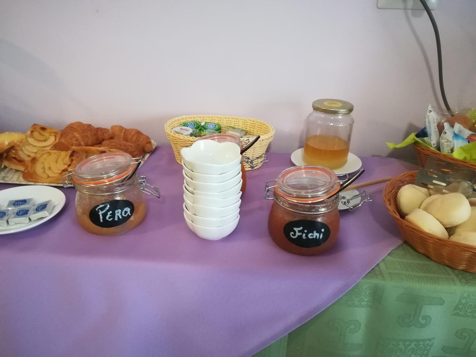 Restaurant Leolù Guesthouse and breakfast
