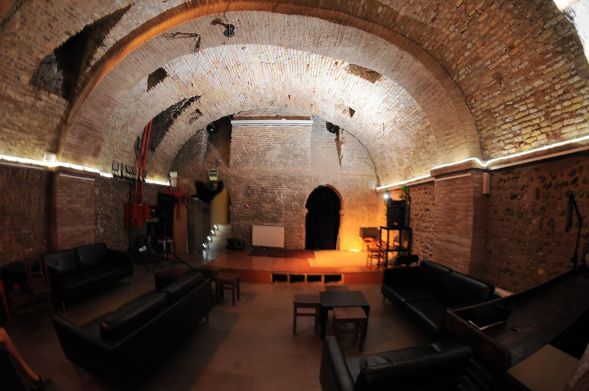 Bar/Salón Albergue Zaragoza Hostel
