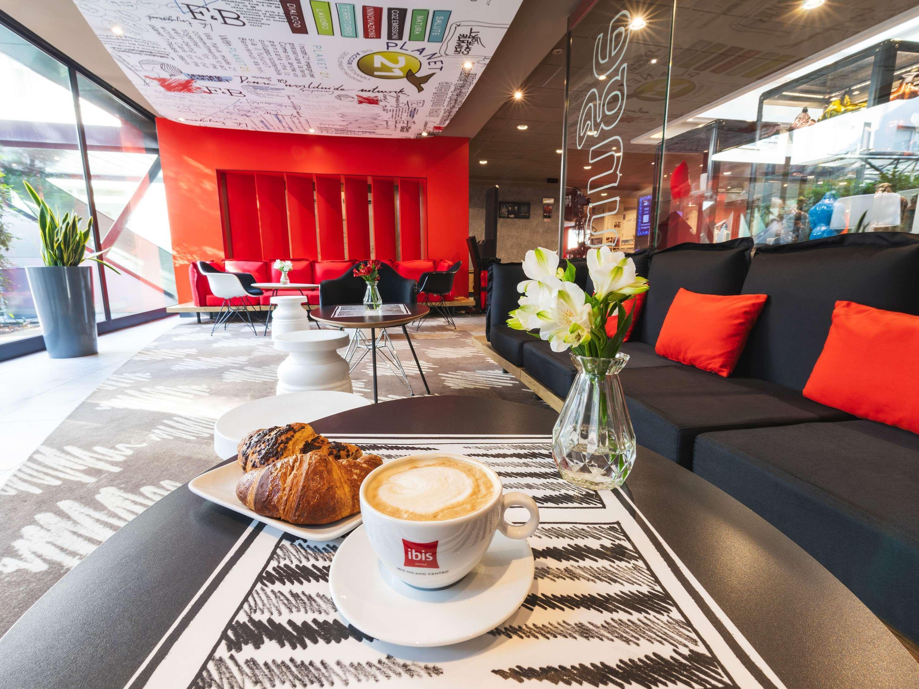 Vista Lobby ibis Milano Centro