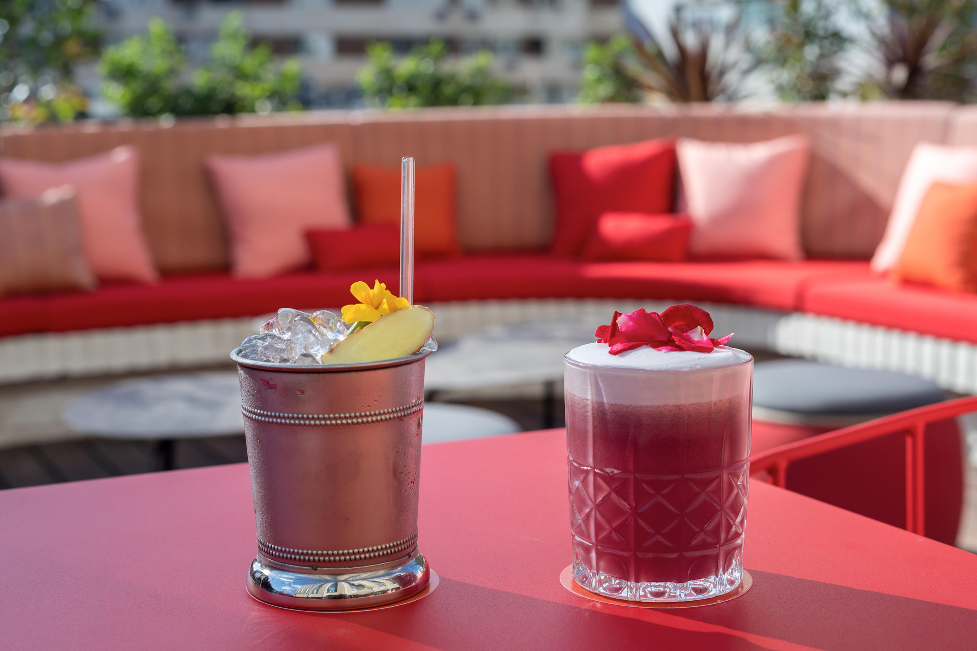 Bar/Salón Canopy by Hilton Madrid Castellana