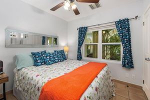 Paquete - Corner Ground Floor Oceanfront/Stunning Ocean Views & Easy Beach Access.