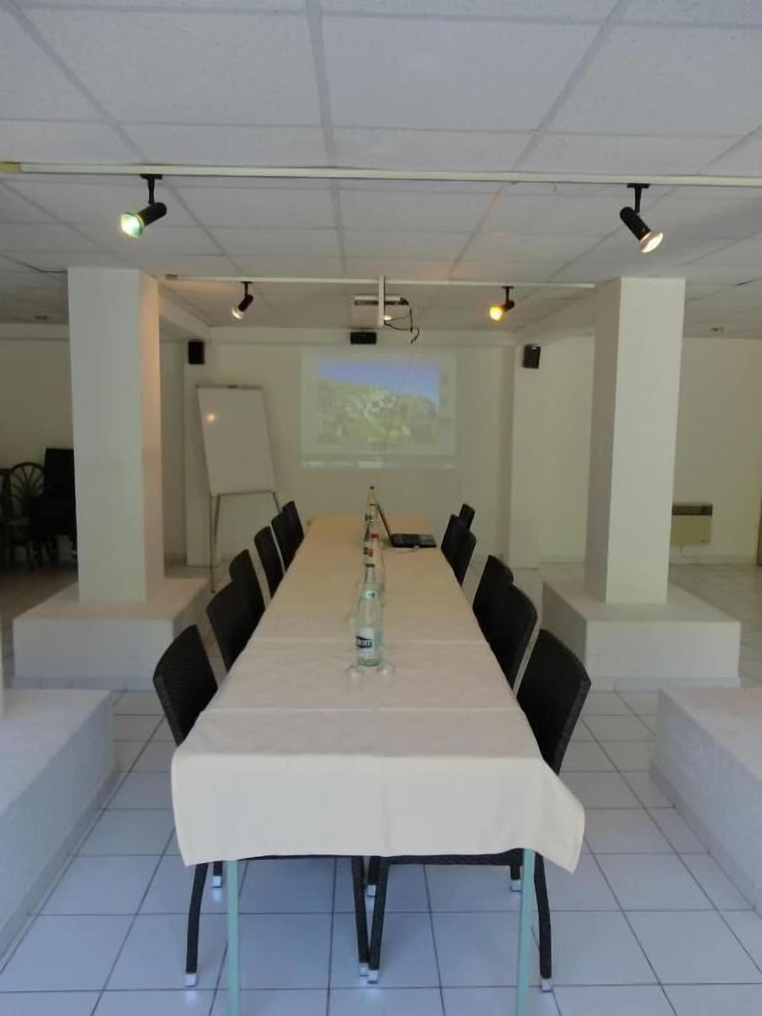 Sala de Reuniones Hôtel Les Falaises