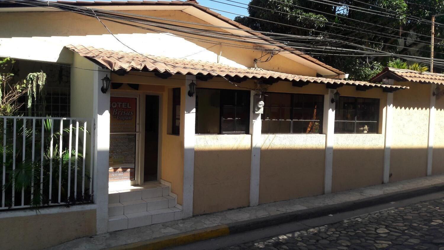 Vista Exterior Hotel Acropolis Maya