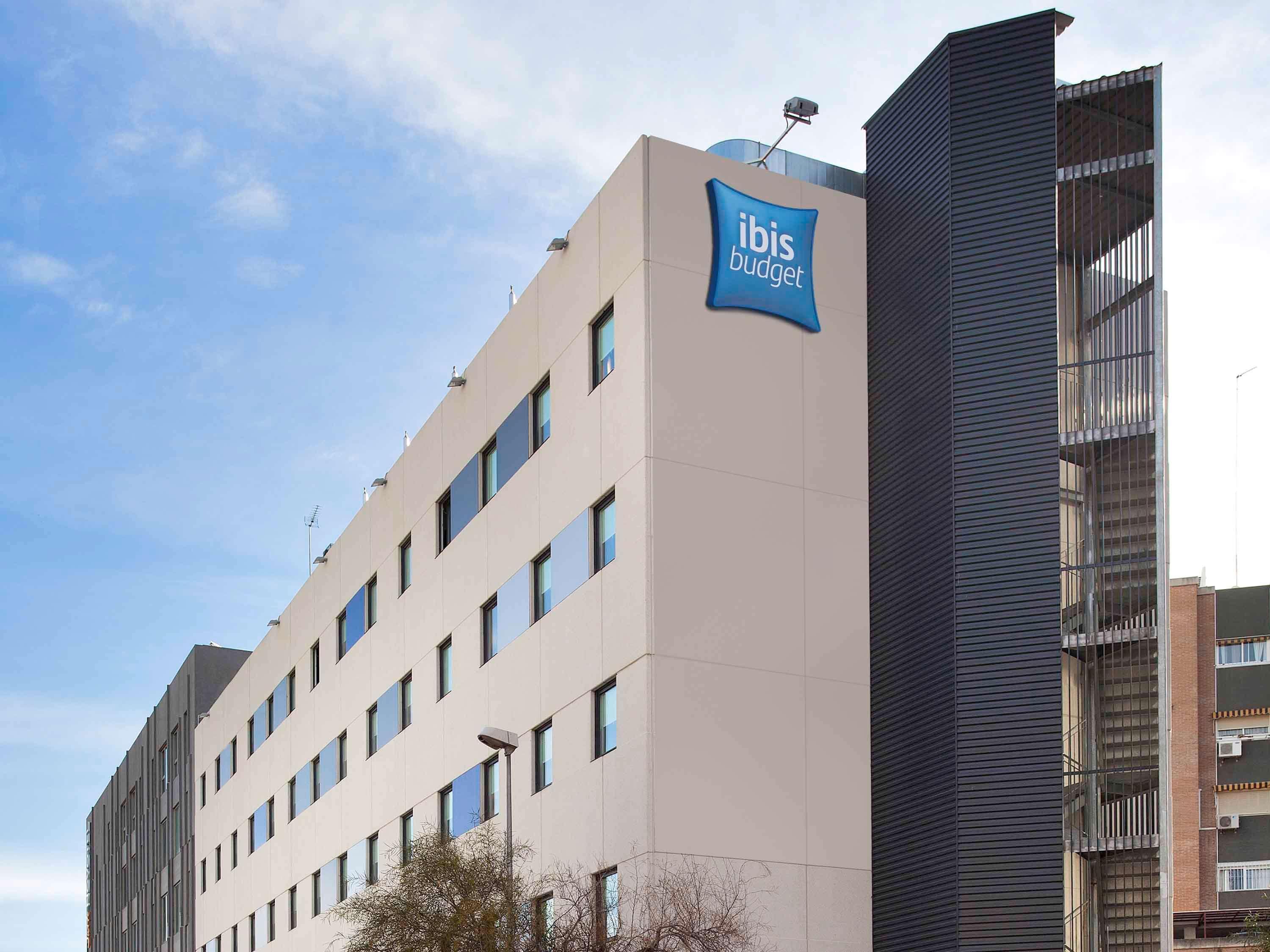 Vista Exterior ibis budget Málaga Centro