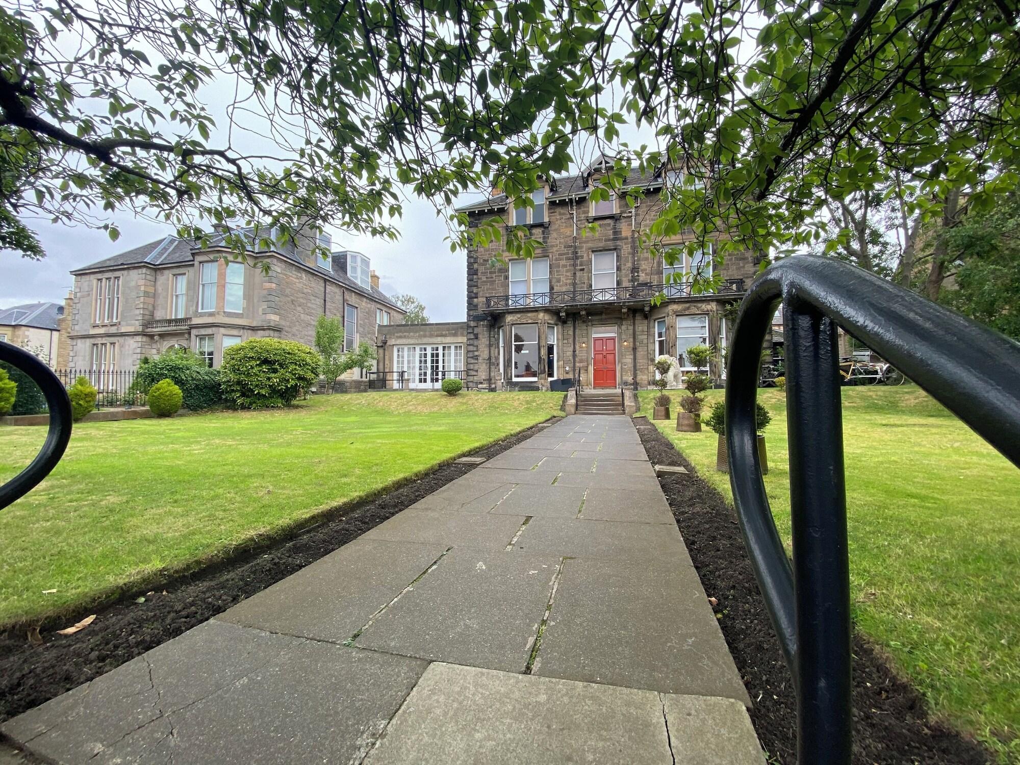 Vista Exterior No 6 West Coates