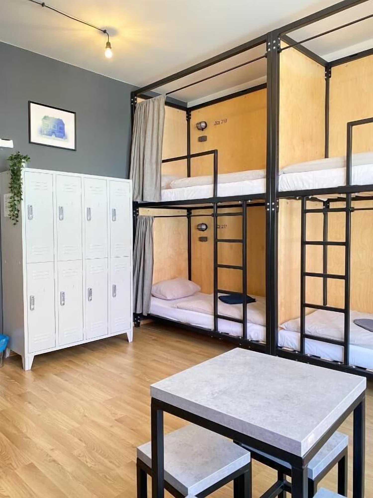 Varios Schöndorf Hostel