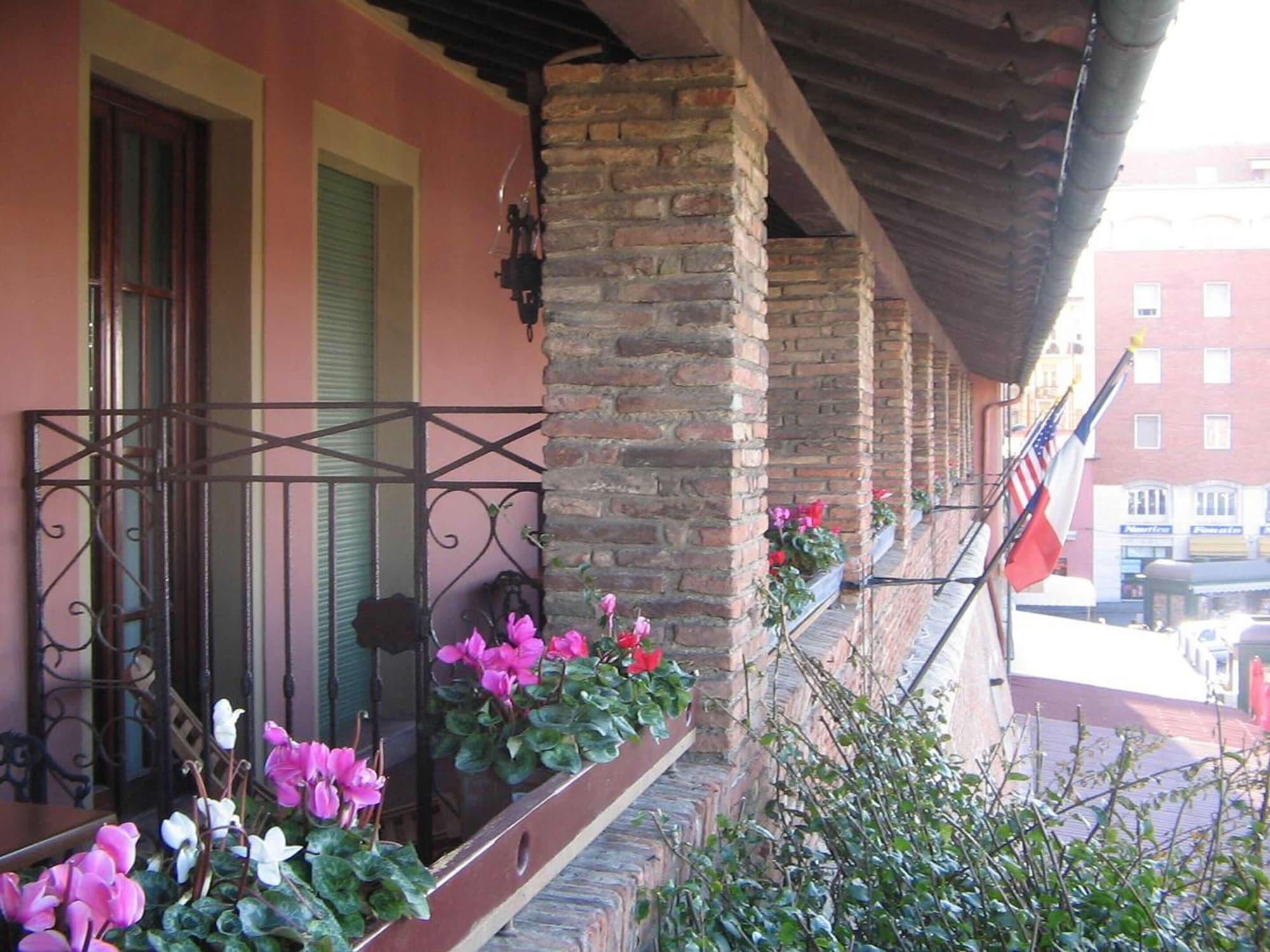 Vista Exterior Hotel Gran Duca