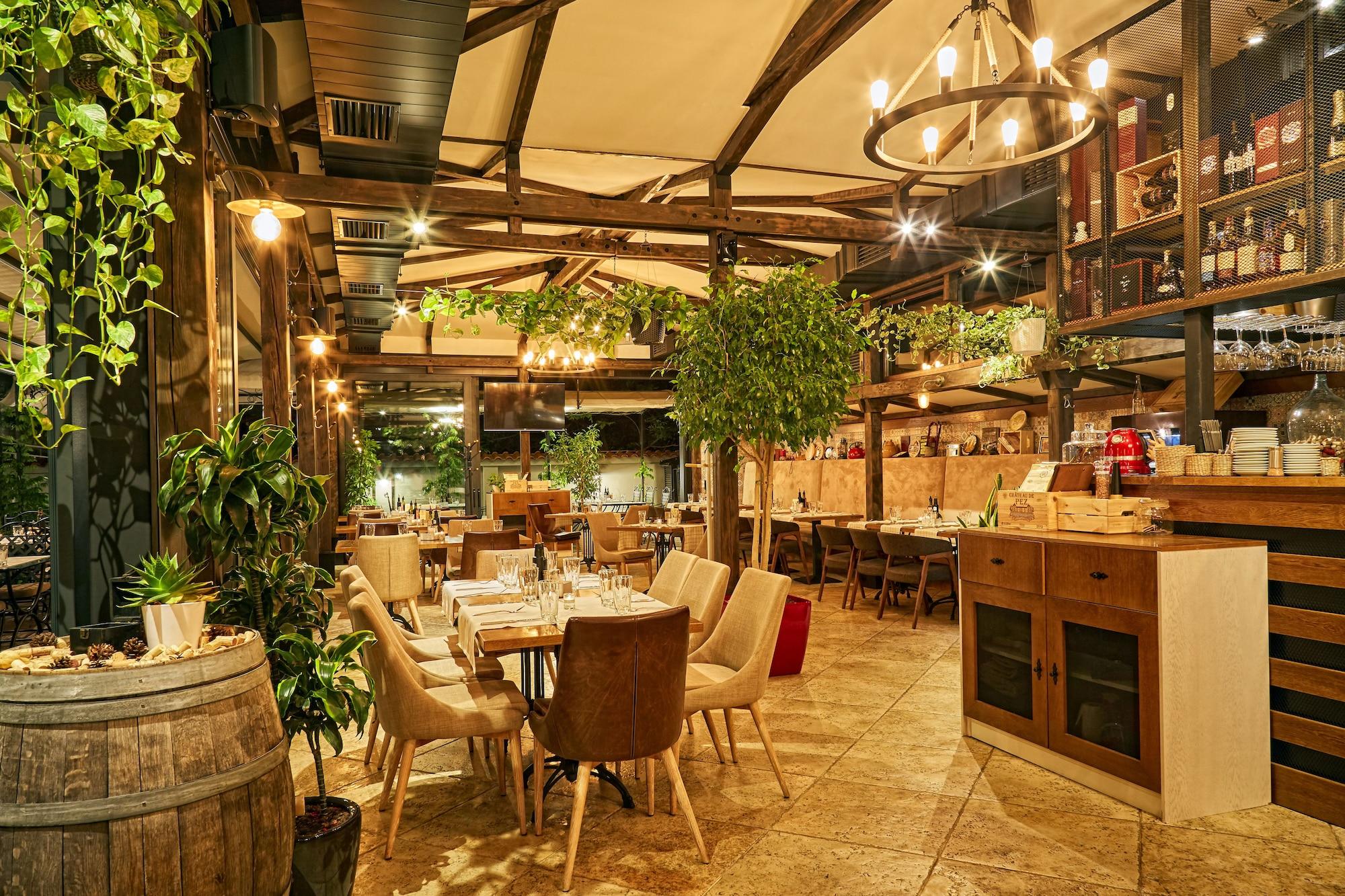 Restaurant Apartments Carrera