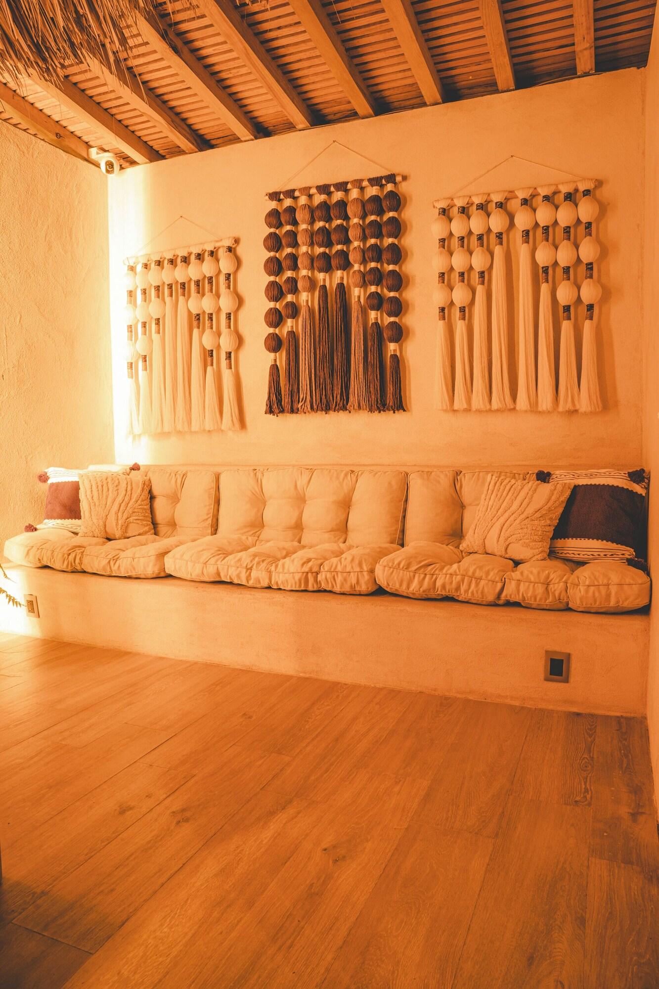 Vista Lobby Bidmont Villa Spa