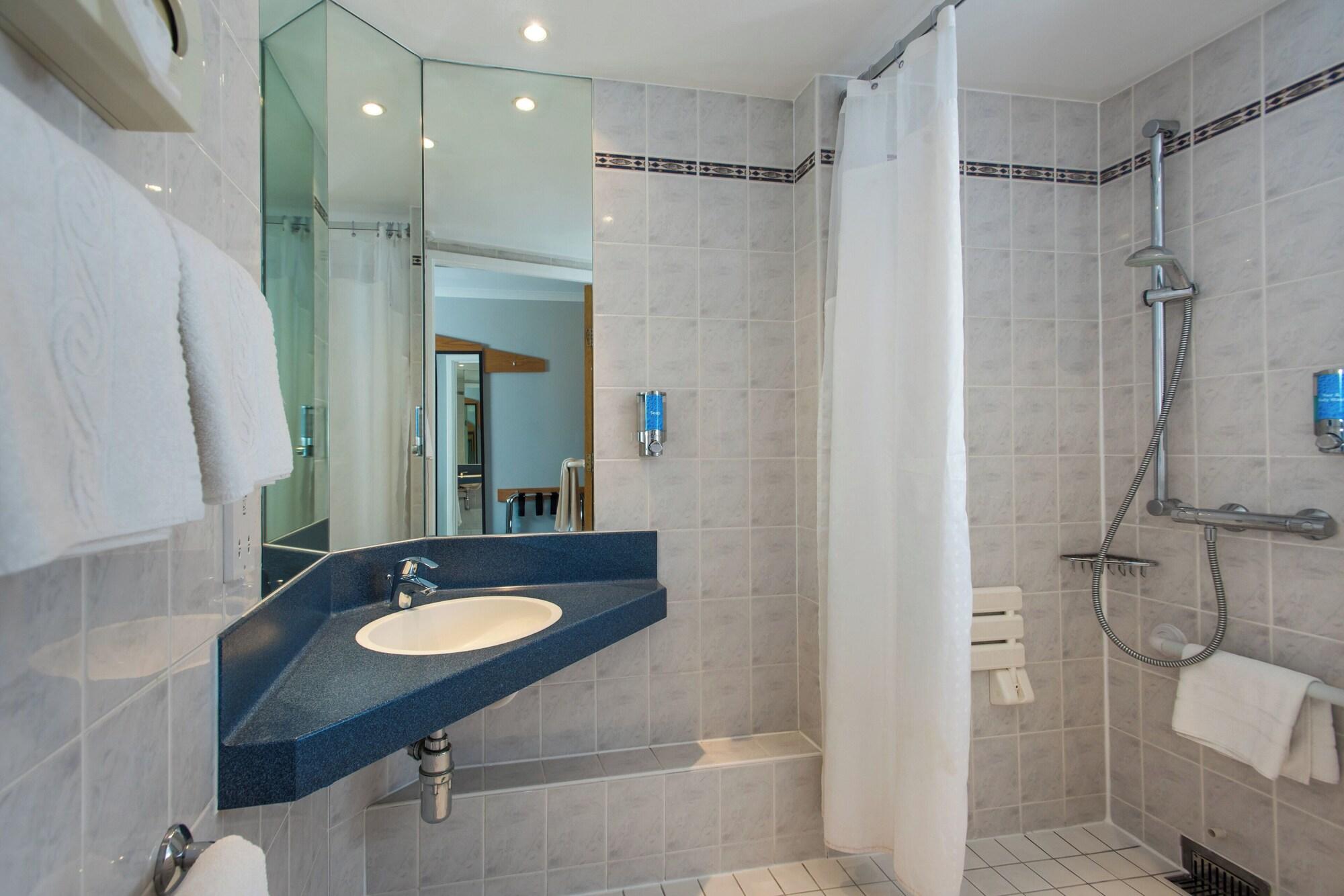 Equipamiento de Habitación Holiday Inn Express Glasgow City Centre Riverside by IHG