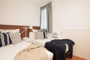 Alquiler Vacacional - Bright, Newly-Renovated 4-Bed Rooftop Apartment with Chill-Out Terrace