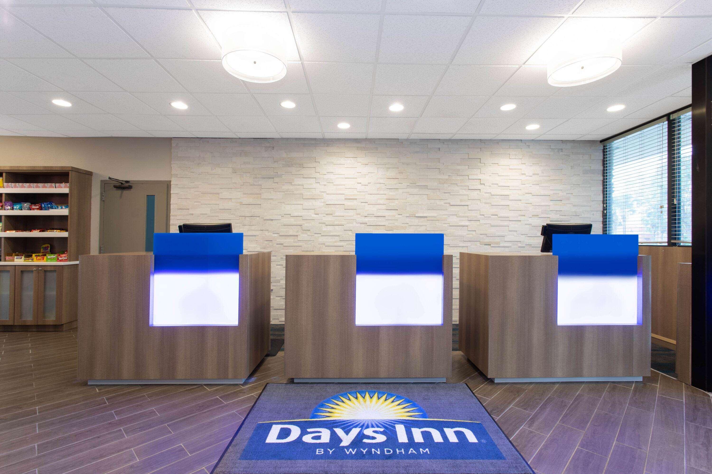 Vista Lobby Days Inn by Wyndham Orlando Conv. Center/International Dr