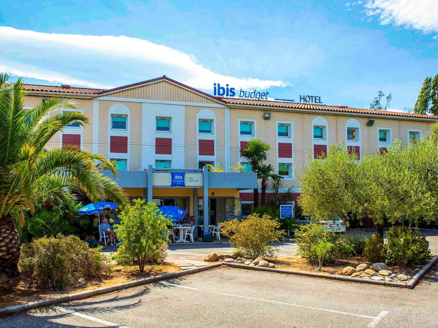 Vista Exterior ibis budget Fréjus Saint-Raphaël Capitou A8