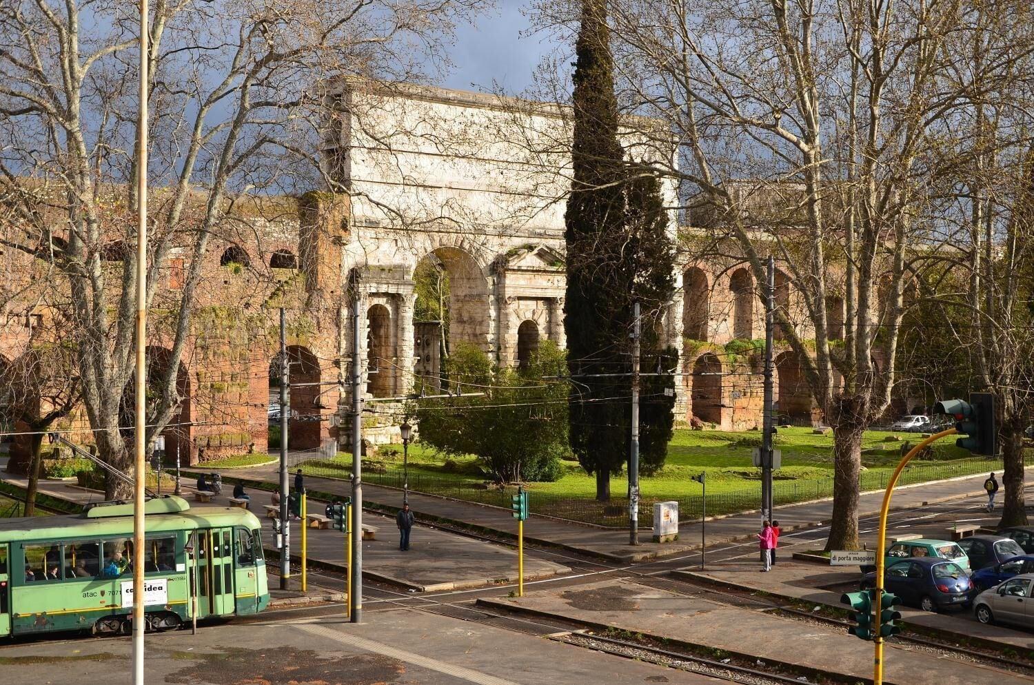 Vista Exterior Castello Maggiore