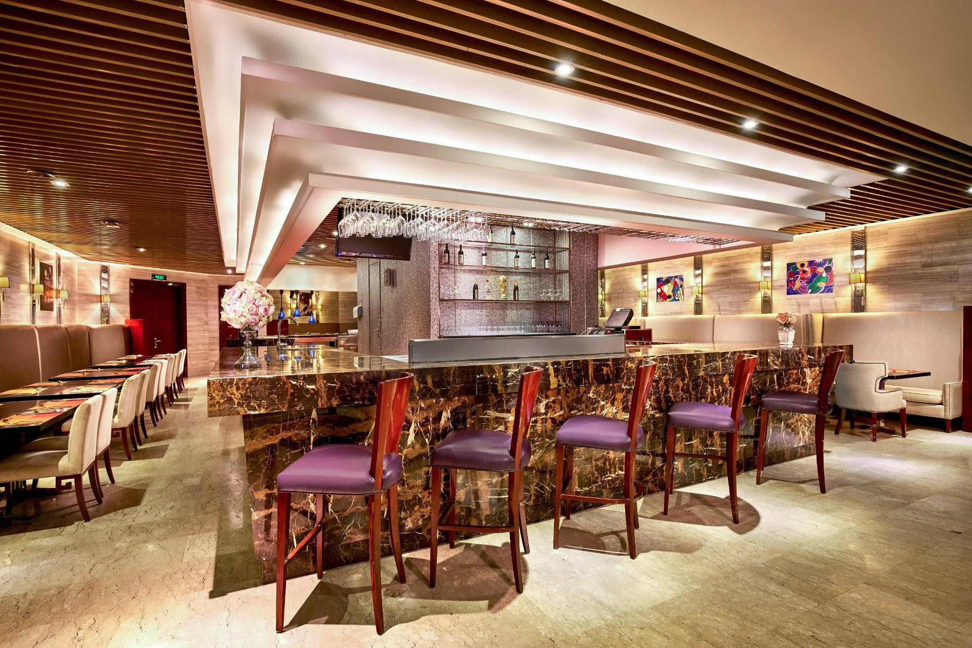 Bar/Salón Crowne Plaza Zhenjiang by IHG