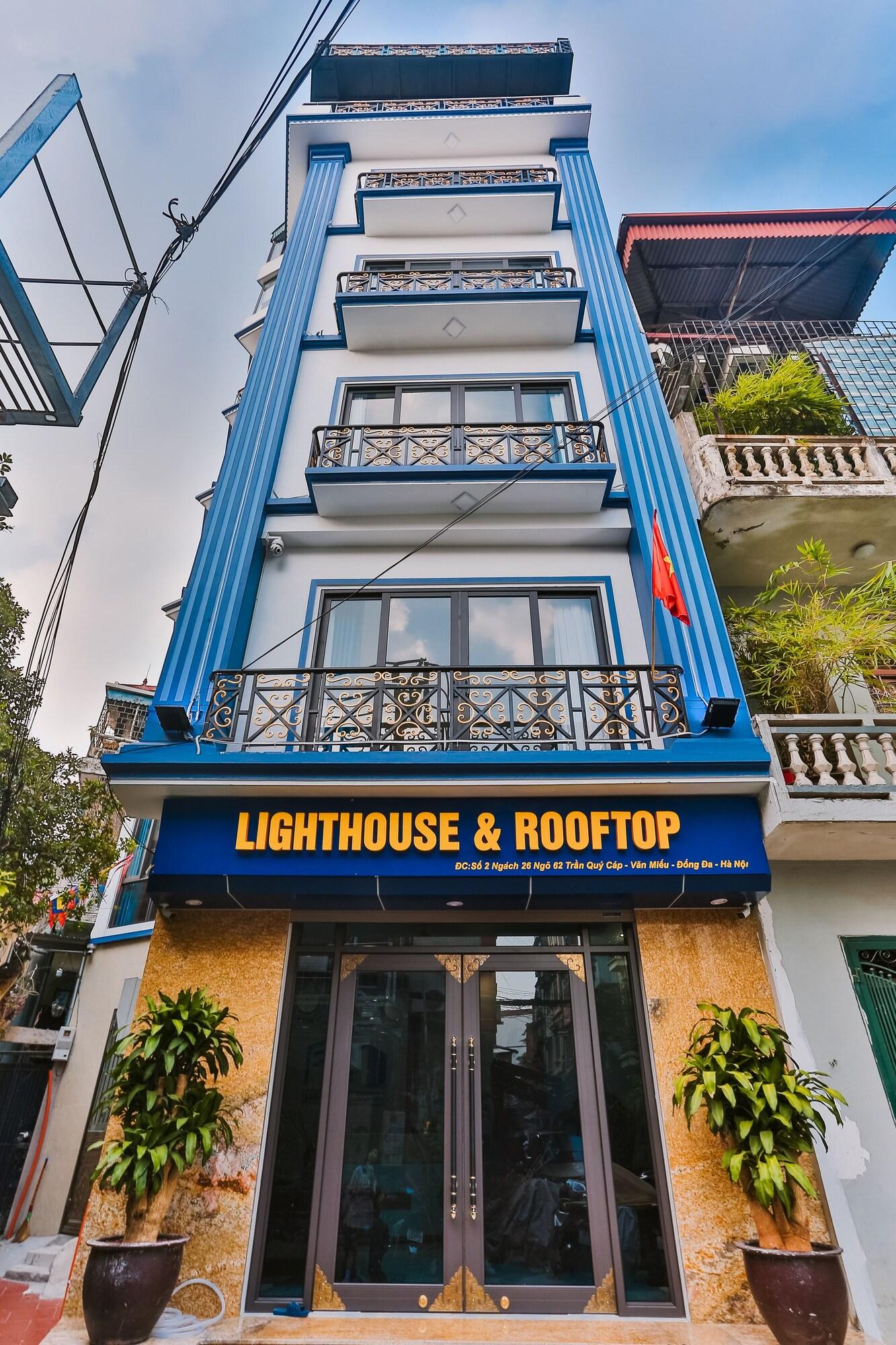 Vista Exterior Lighthouse & Rooftop