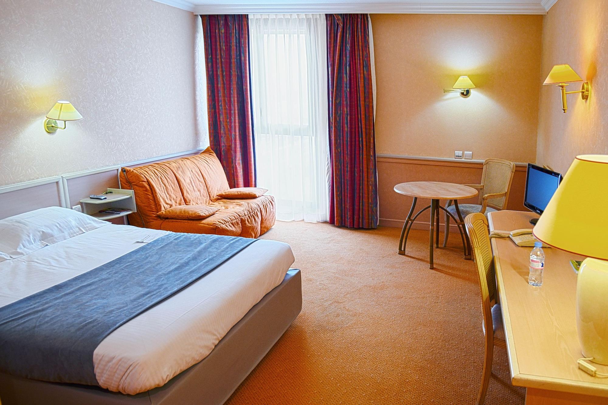 Habitación Logis Lyon Est