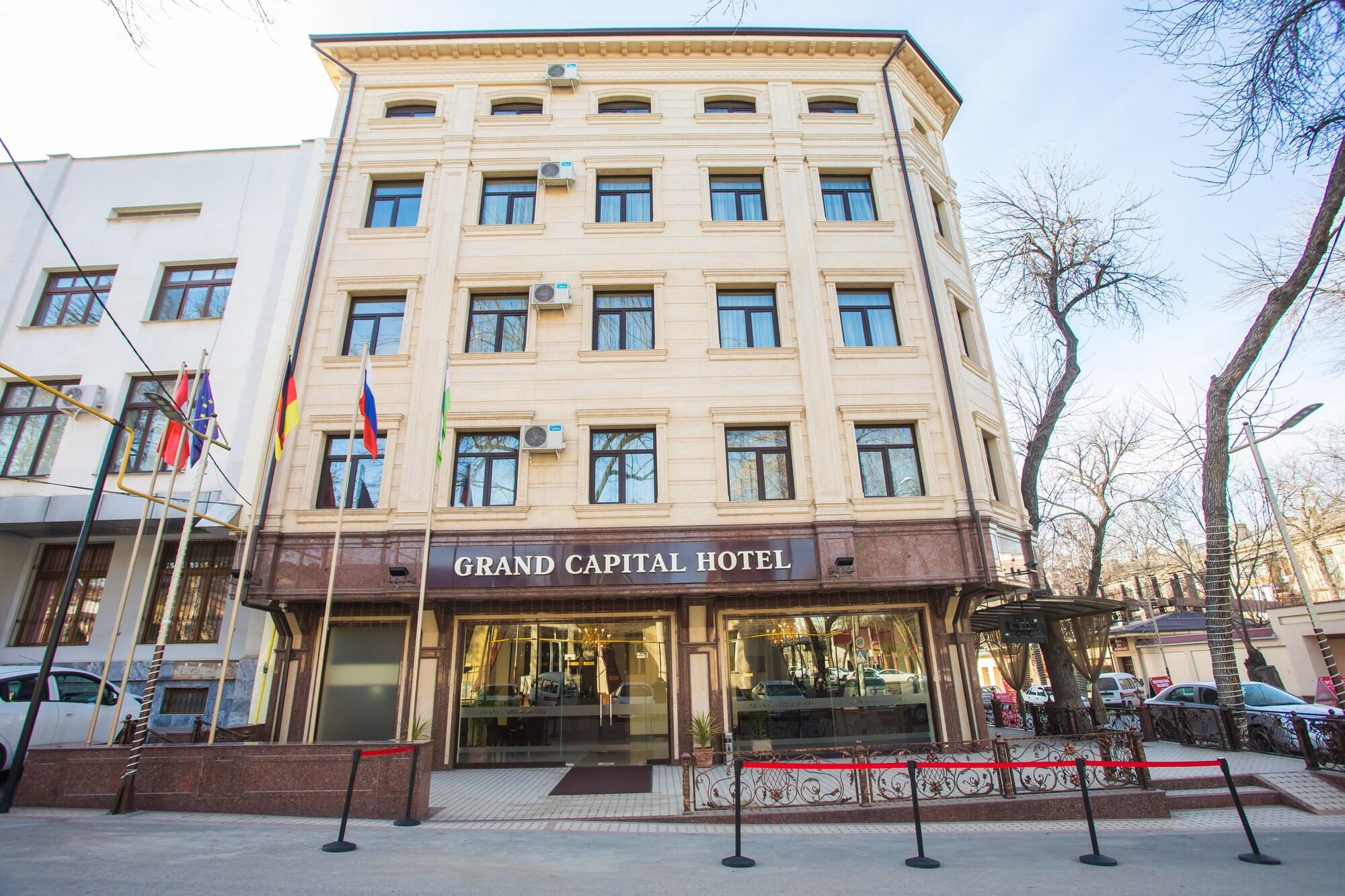 Vista Exterior Grand Capital Hotel