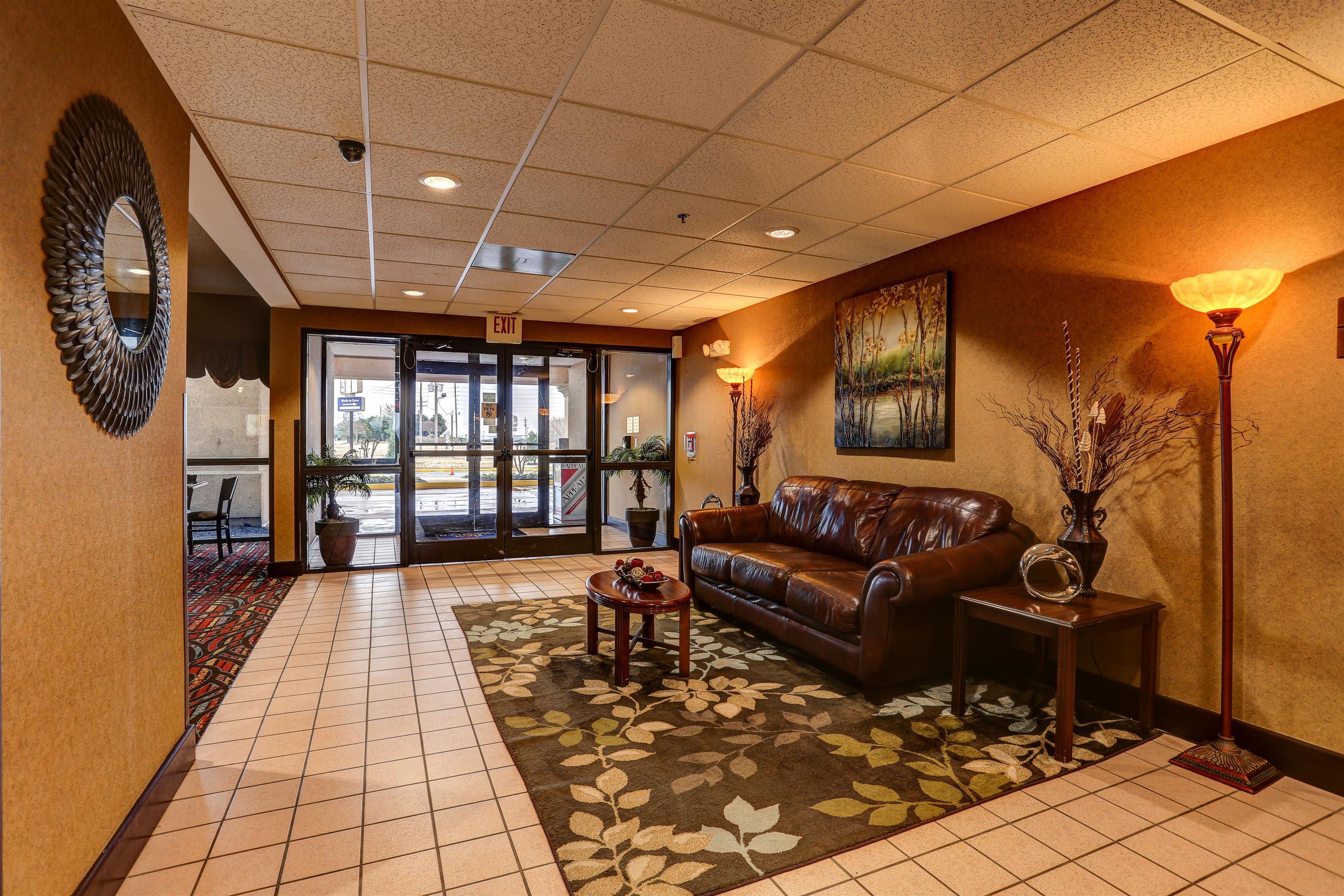 Vista Lobby SureStay Hotel by Best Western Robinsonville Tunica Resorts