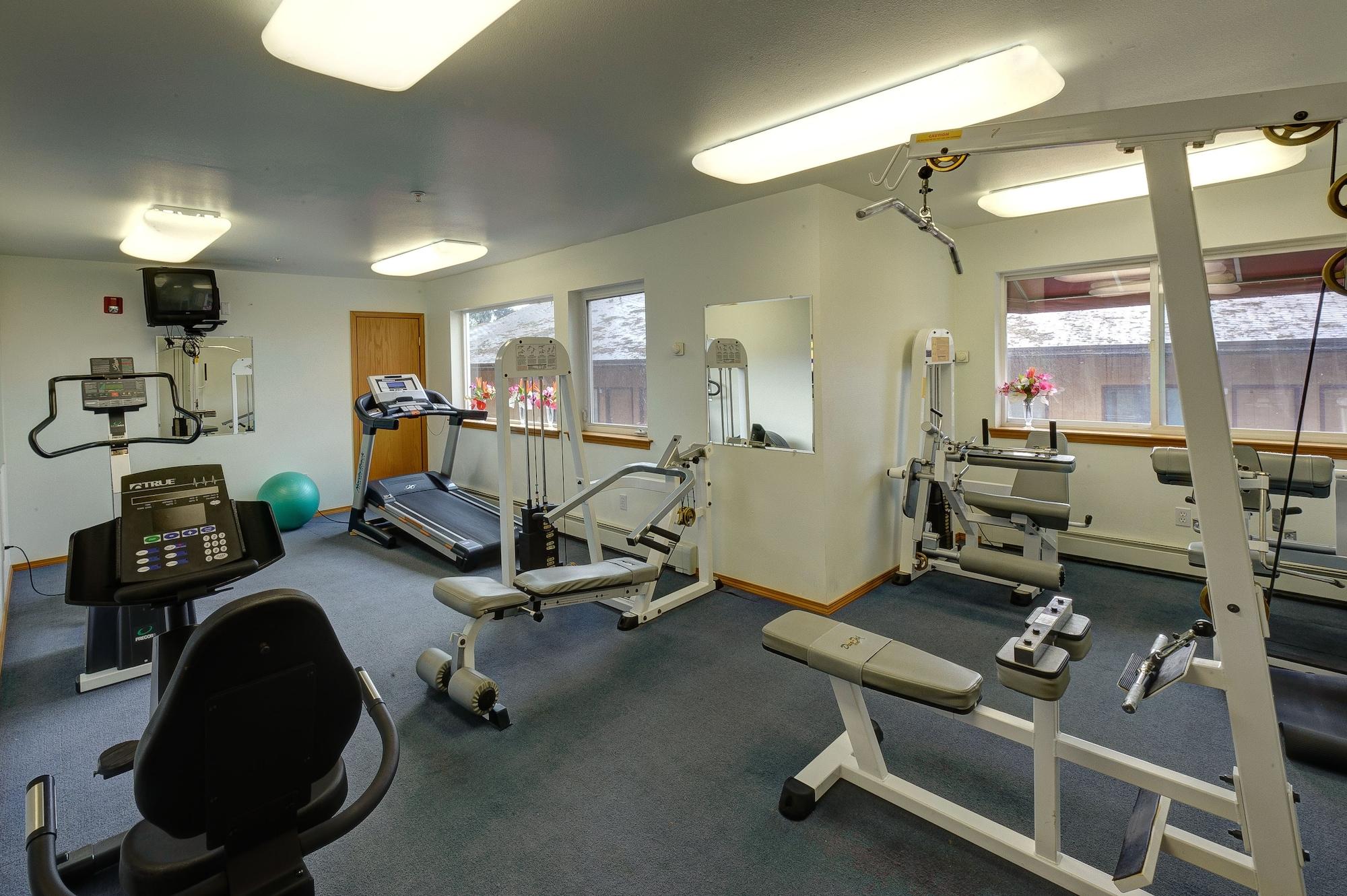 Gimnasio Frontier Suites Hotel in Juneau