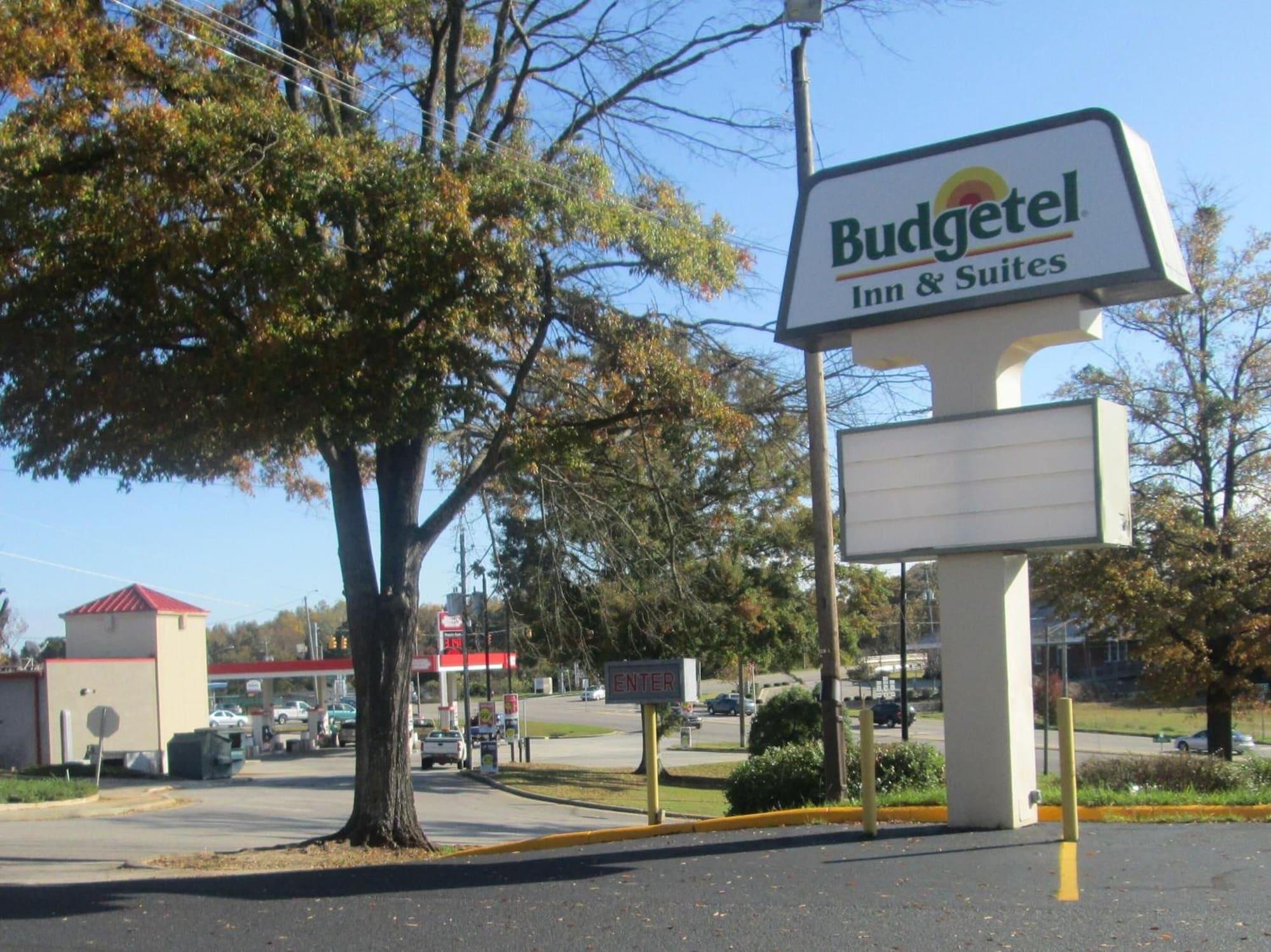 Vista Exterior Budgetel Inn and Suites