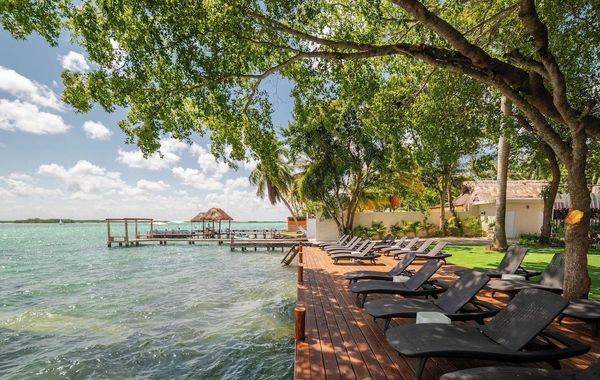 Casa Aakal Lagoon Front - Hoteles 4 estrellas en Bacalar, Quintana Roo