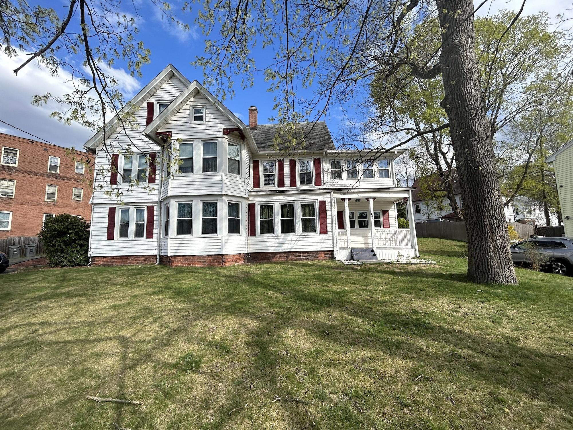 Vista Exterior Cheney Bros Hill Top Mansion
