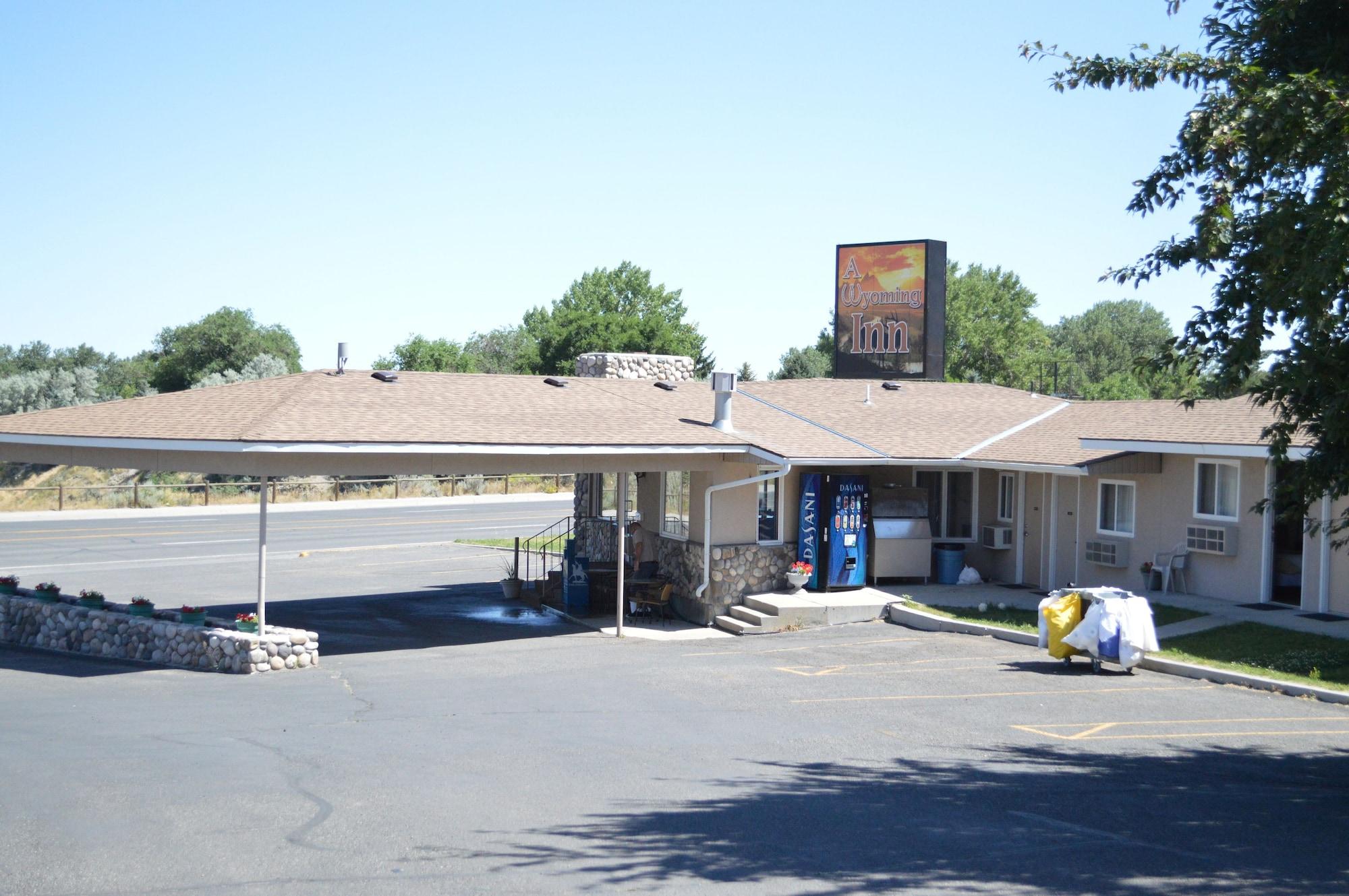 Varios A Wyoming Inn